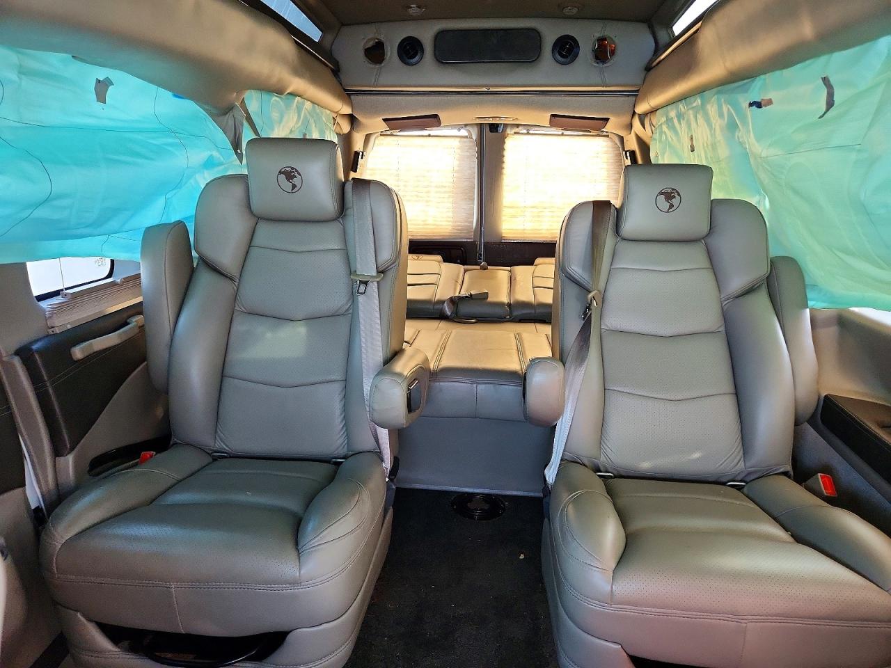 2020 GMC SAVANA G2500 photo 10