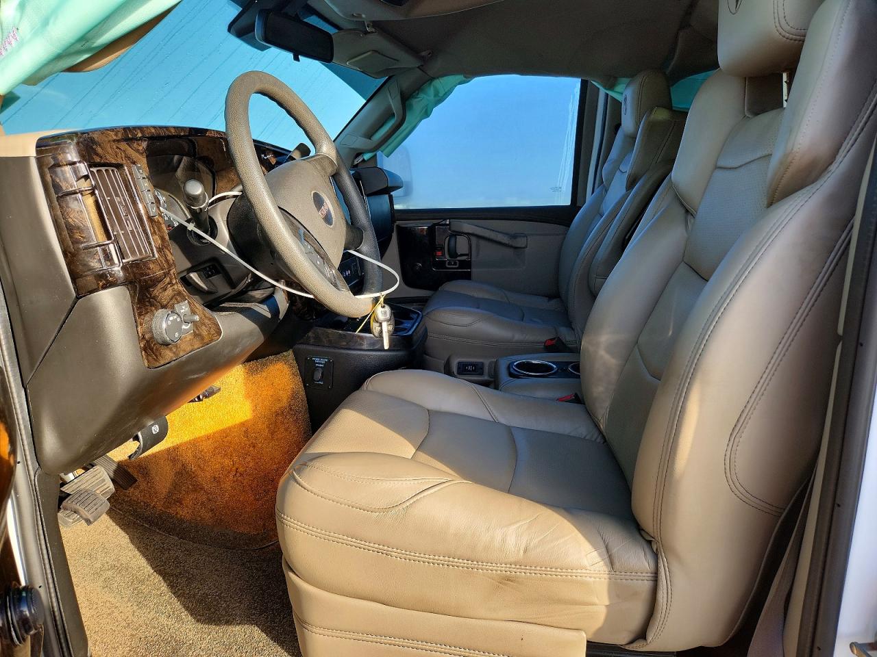 2020 GMC SAVANA G2500 photo 7