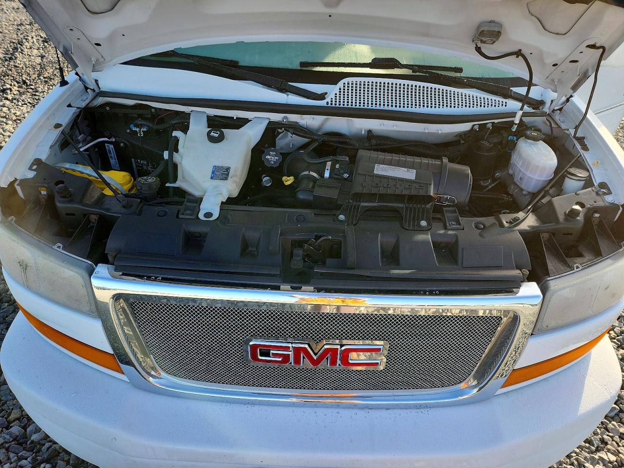 2020 GMC SAVANA G2500 photo 12