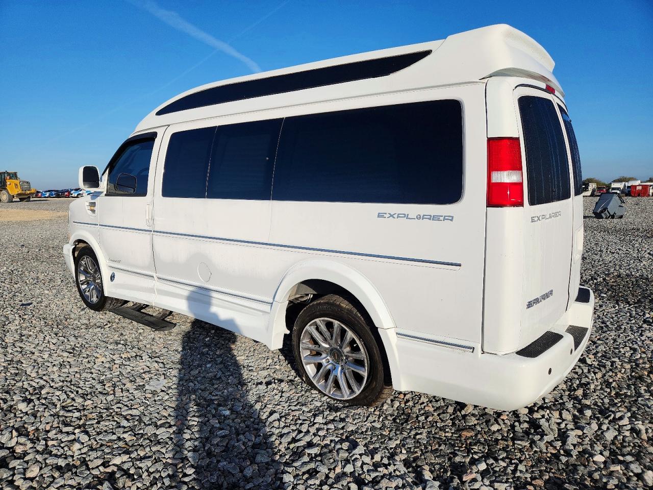 2020 GMC SAVANA G2500 photo 2