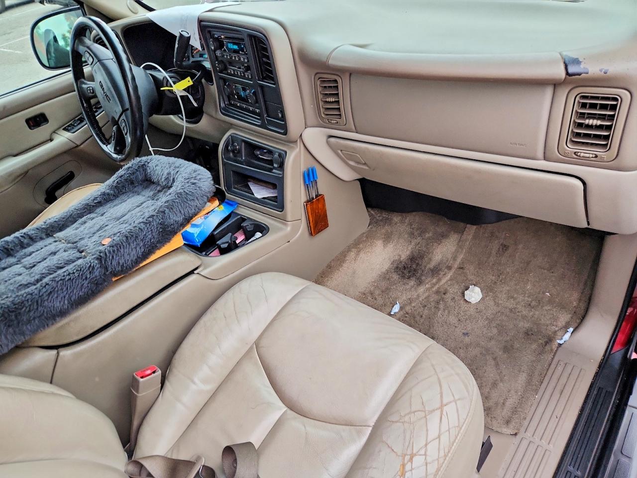2003 GMC YUKON photo 8