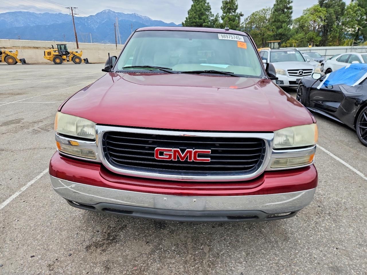2003 GMC YUKON photo 5
