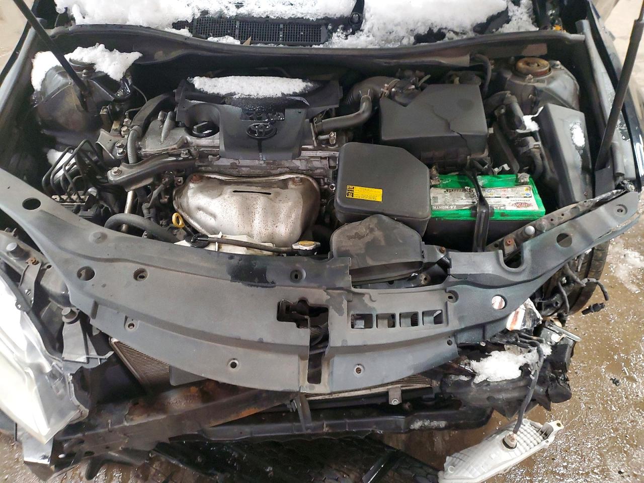 2015 TOYOTA CAMRY LE photo 11