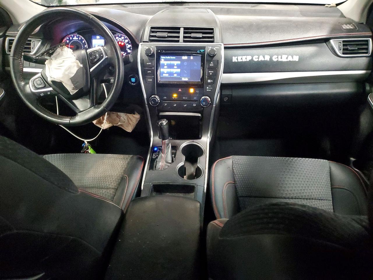 2015 TOYOTA CAMRY LE photo 8