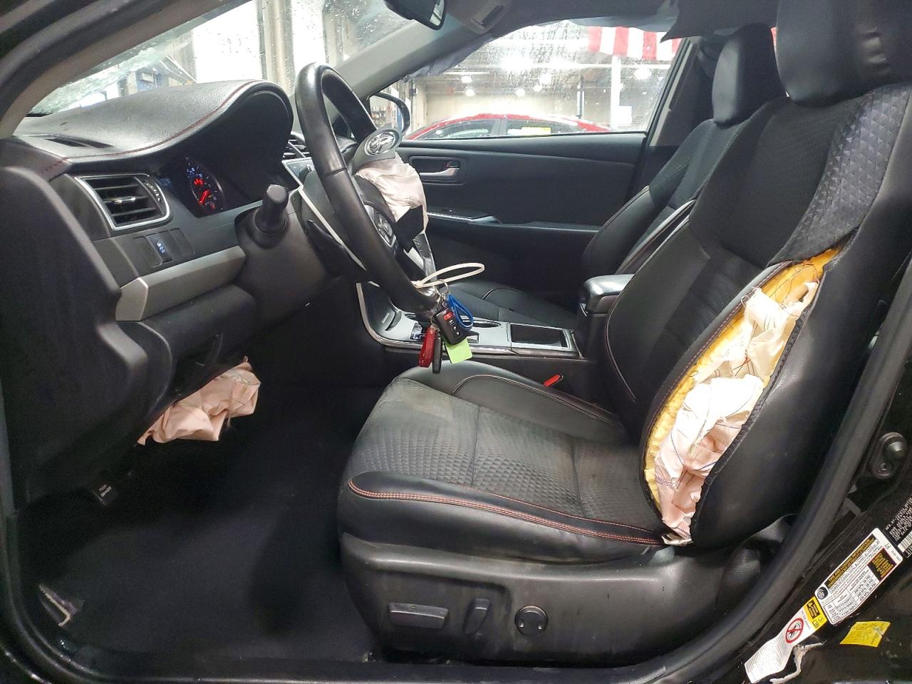 2015 TOYOTA CAMRY LE photo 7