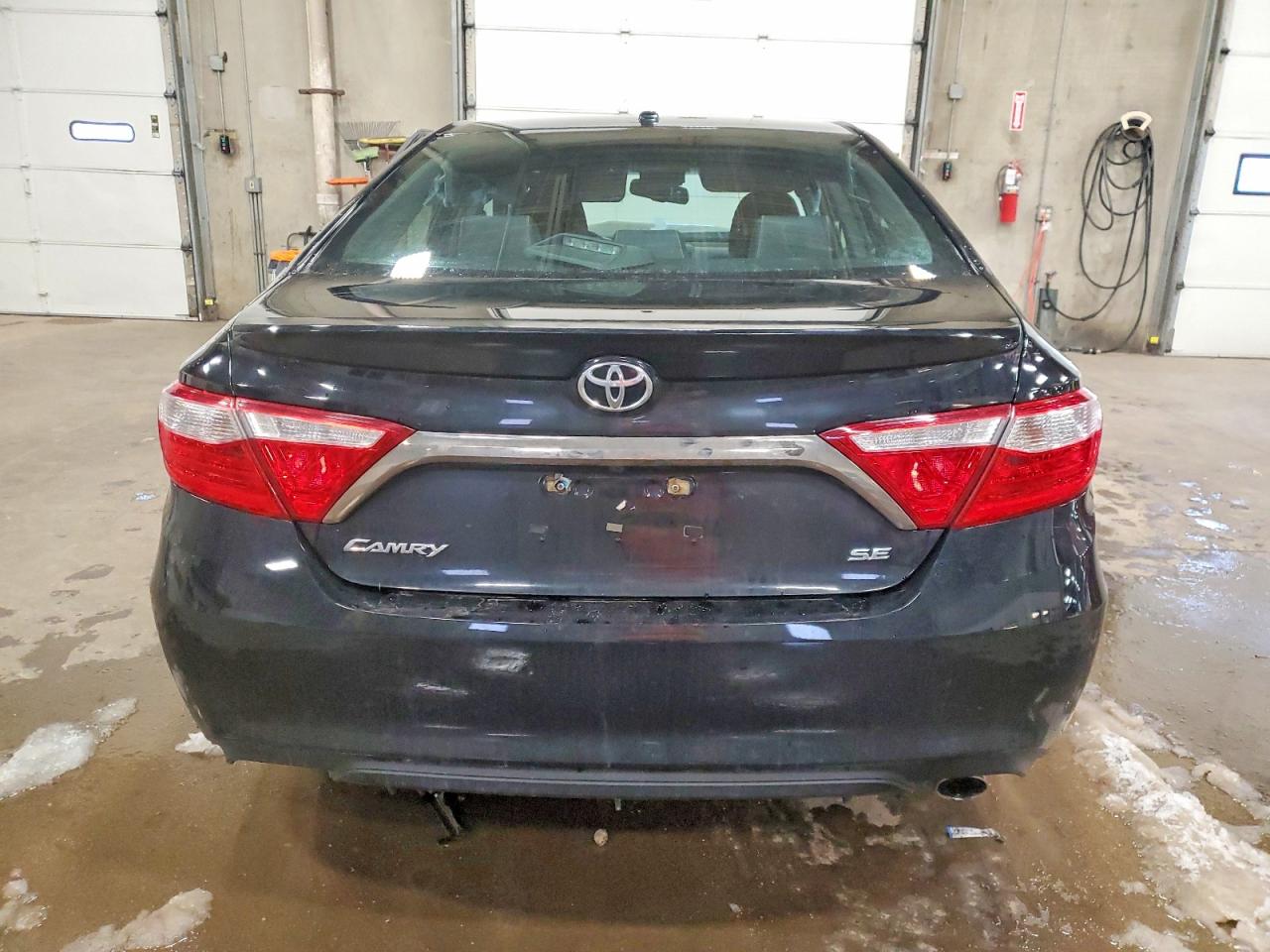 2015 TOYOTA CAMRY LE photo 6