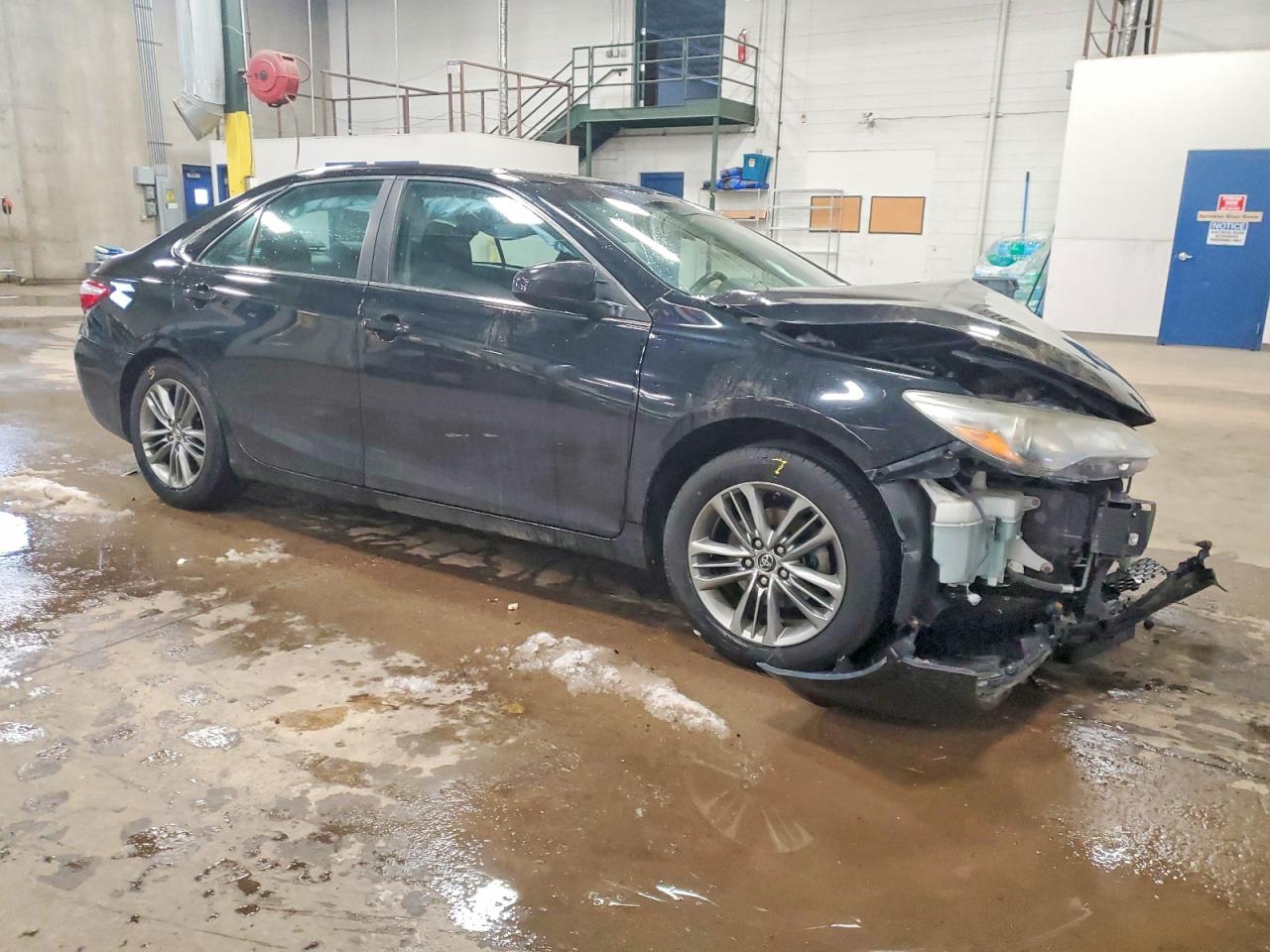 2015 TOYOTA CAMRY LE photo 4