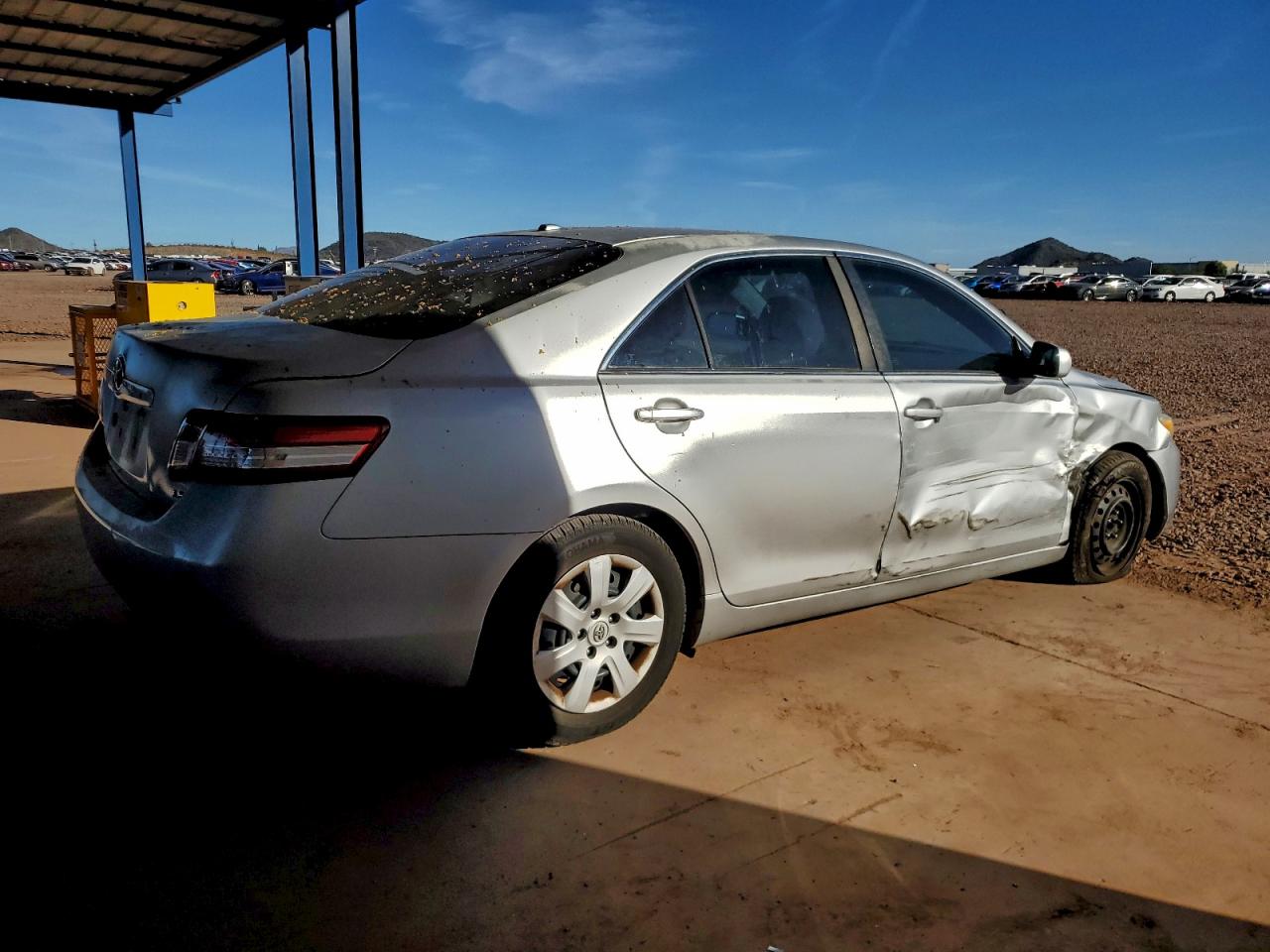 2011 TOYOTA CAMRY BASE photo 3