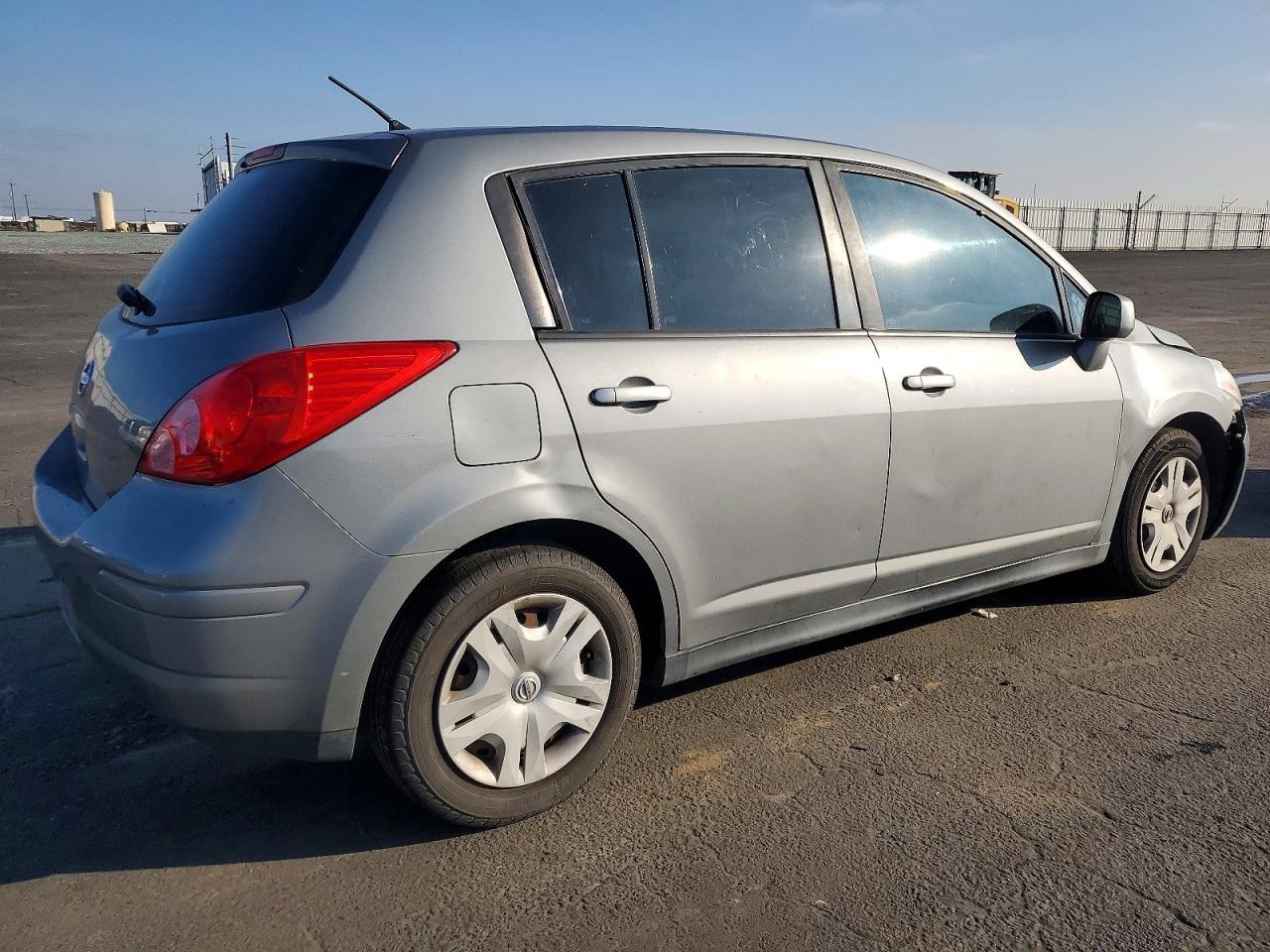 2012 NISSAN VERSA 1.8 S photo 5