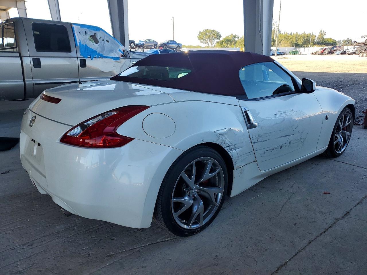 2013 NISSAN 370Z BASE photo 3