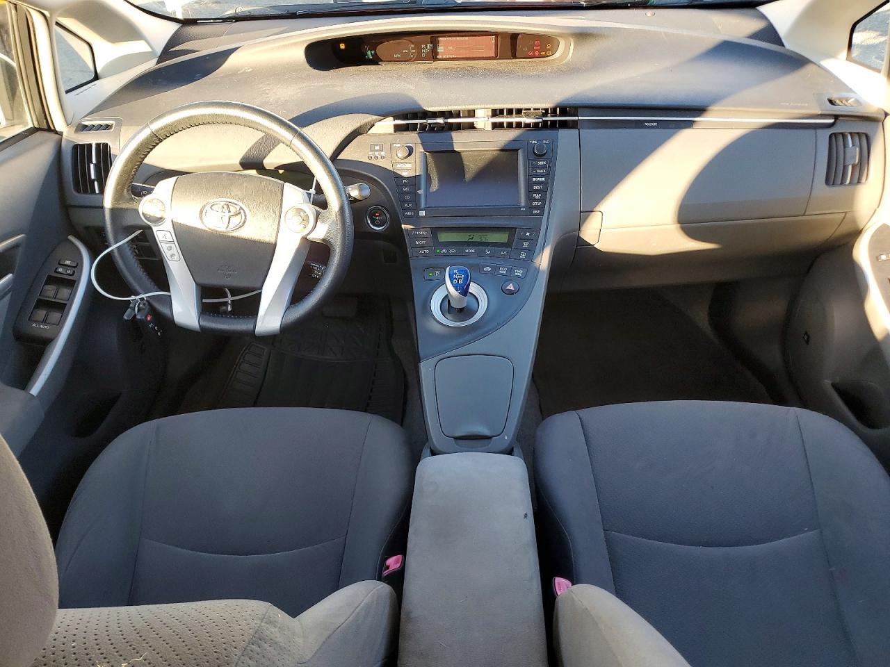 2010 TOYOTA PRIUS photo 8