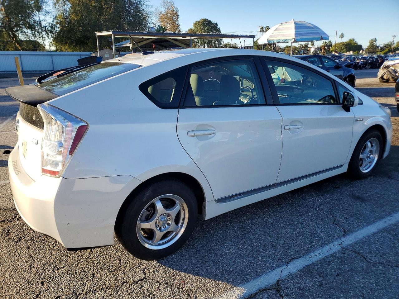 2010 TOYOTA PRIUS photo 3