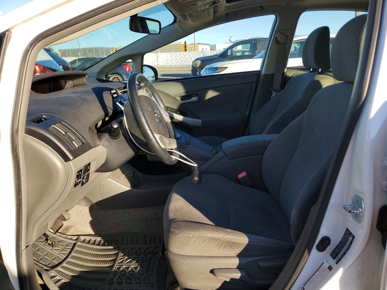 2010 TOYOTA PRIUS photo 7