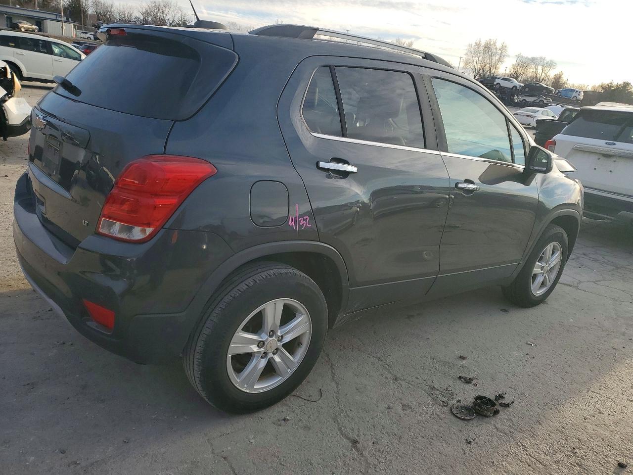 2017 CHEVROLET TRAX 1LT photo 3