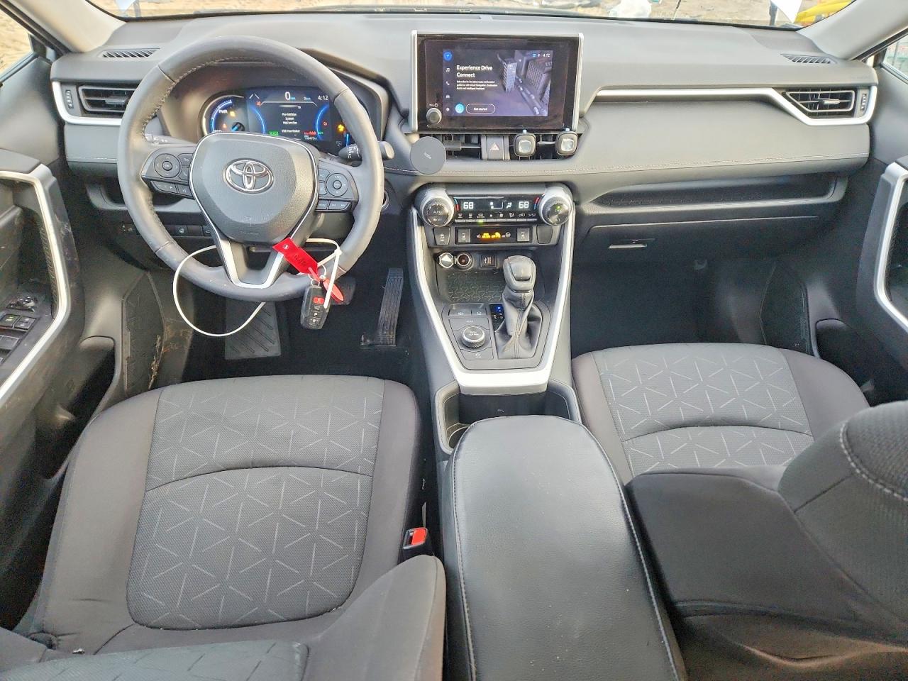 2024 TOYOTA RAV4 XLE photo 15