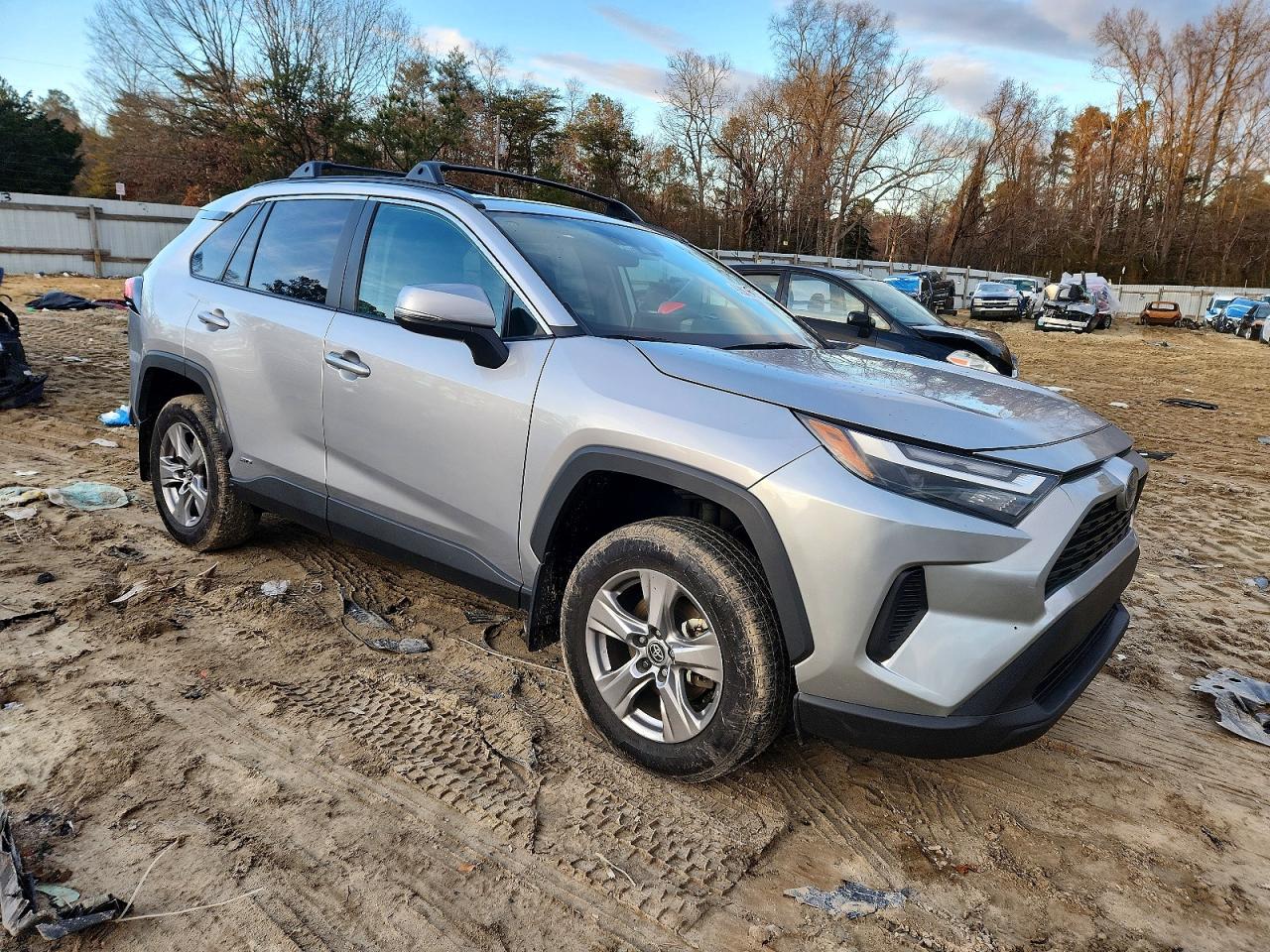 2024 TOYOTA RAV4 XLE photo 7