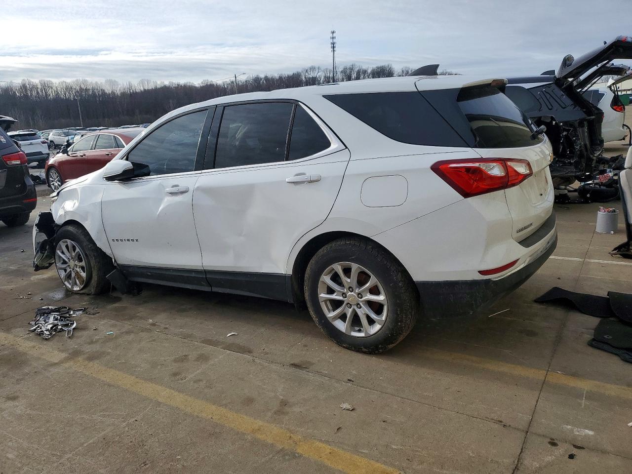 2019 CHEVROLET EQUINOX LT photo 3