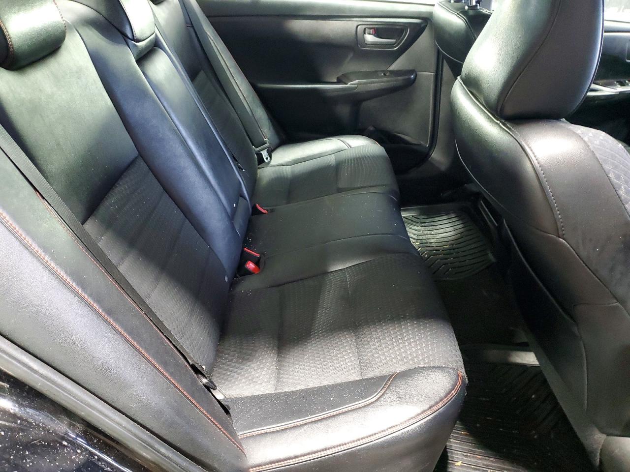 2015 TOYOTA CAMRY LE photo 10