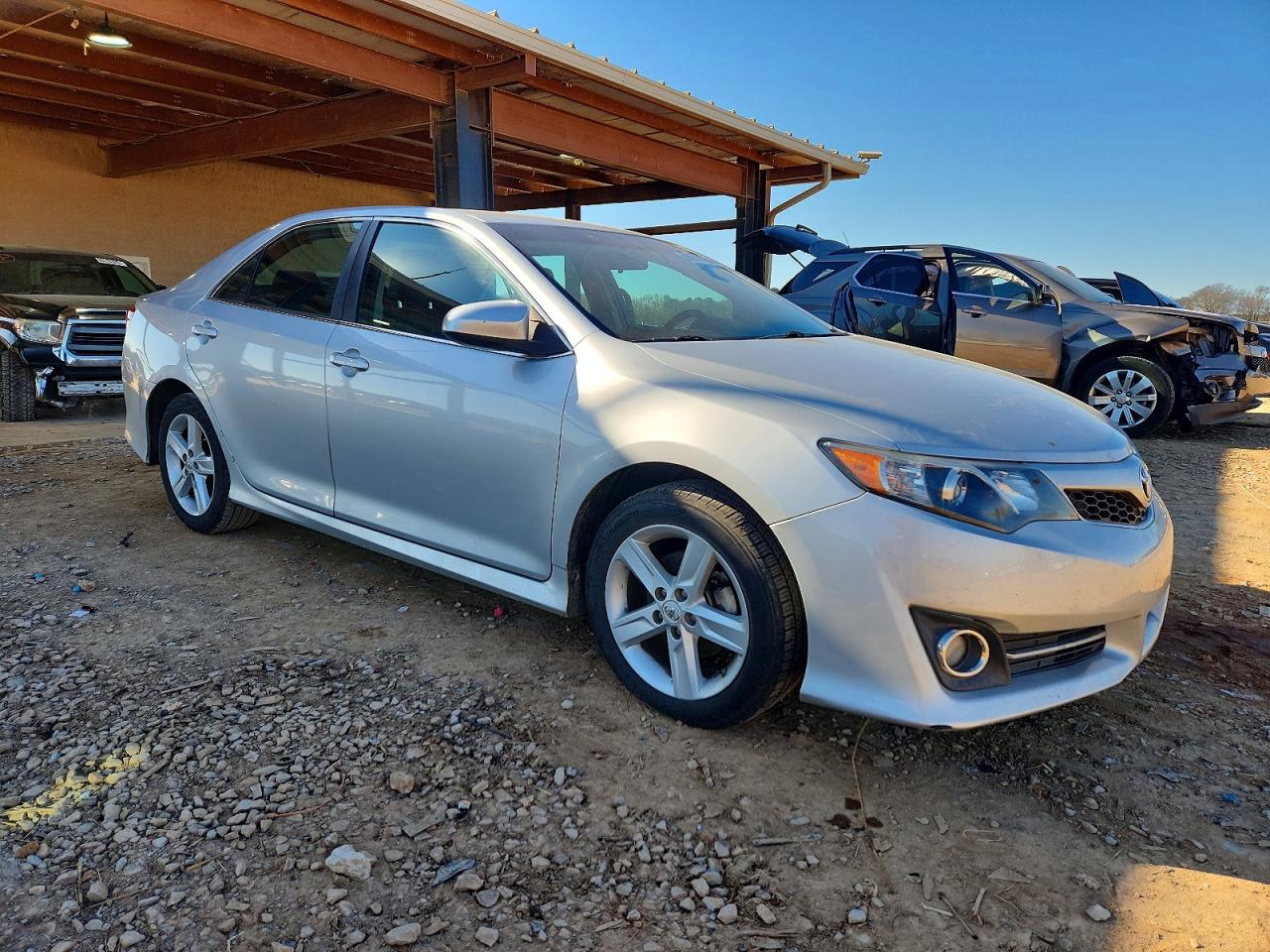 2012 TOYOTA CAMRY BASE photo 4