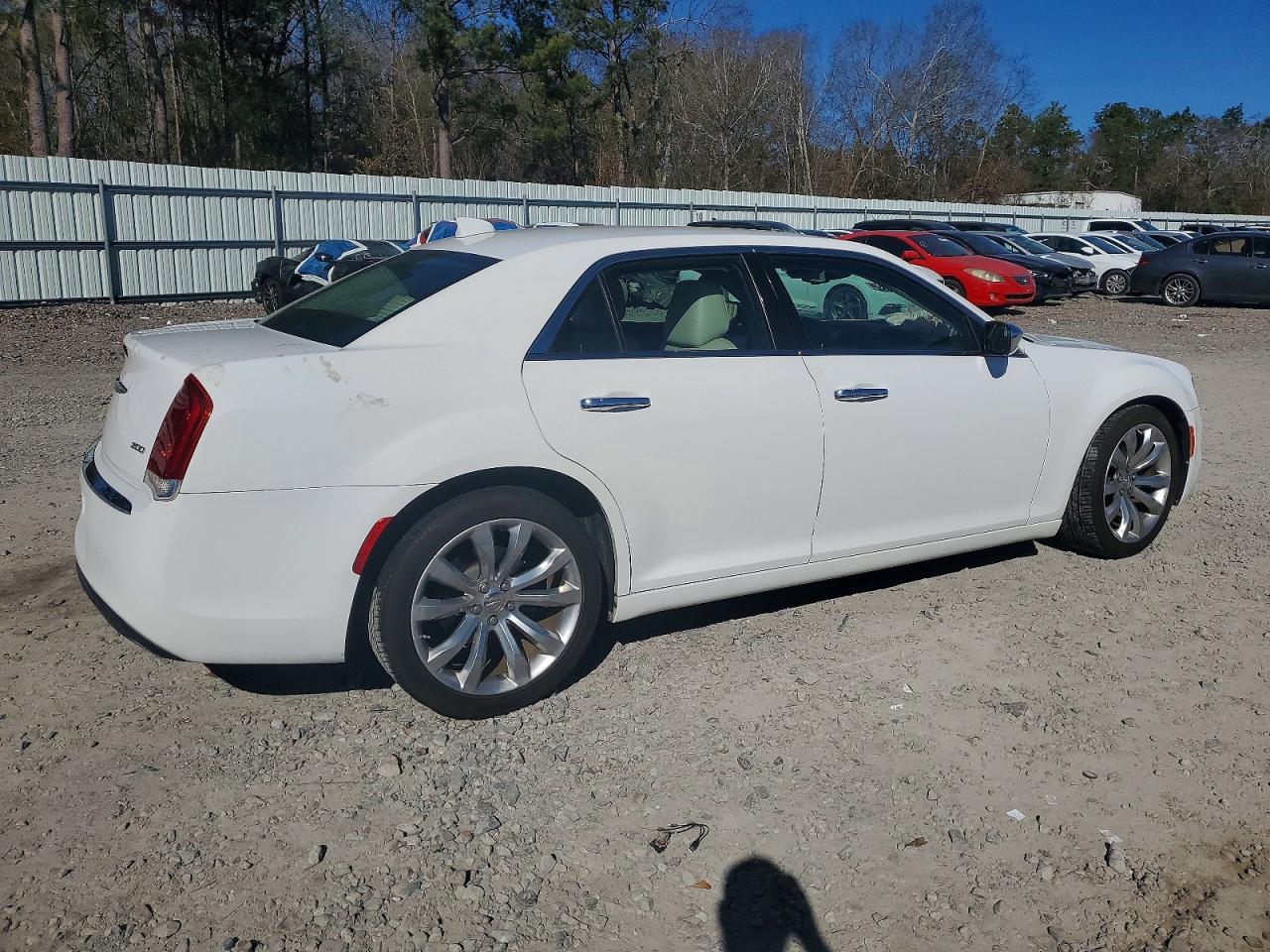 2018 CHRYSLER 300 LIMITED photo 3