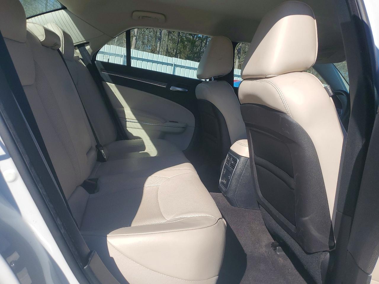 2018 CHRYSLER 300 LIMITED photo 10