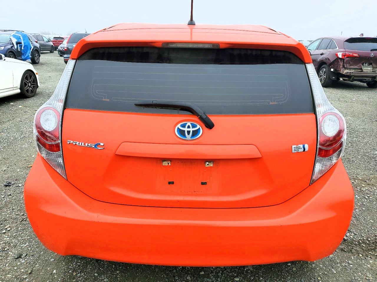 2013 TOYOTA PRIUS C photo 6