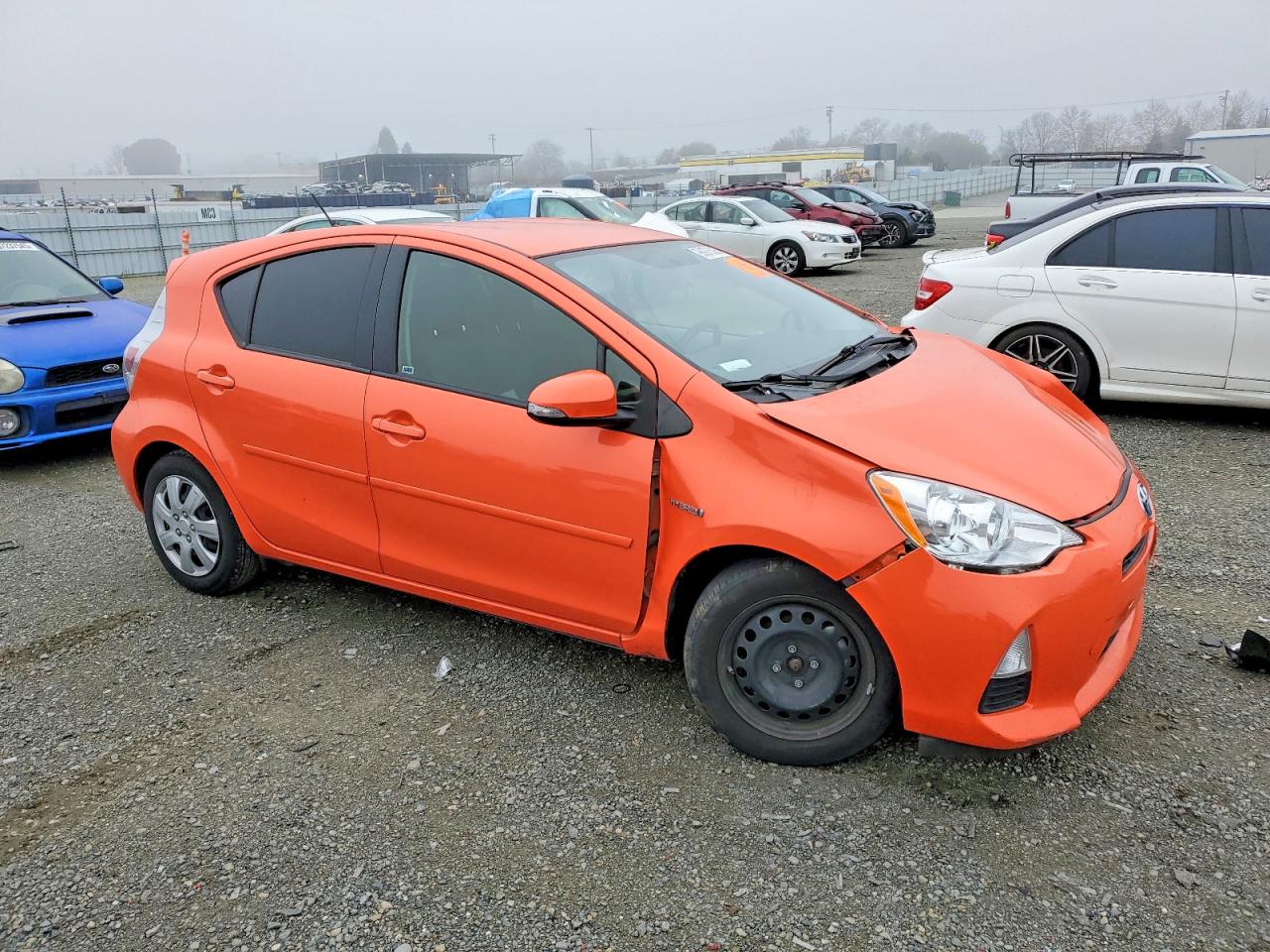 2013 TOYOTA PRIUS C photo 4