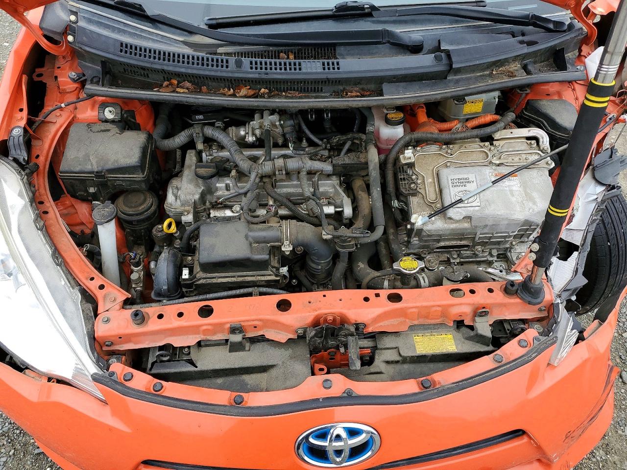 2013 TOYOTA PRIUS C photo 11