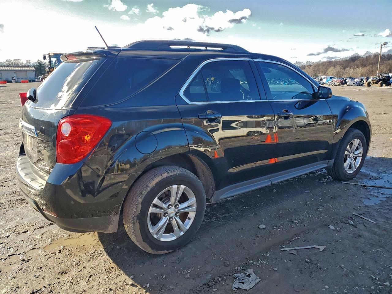 2015 CHEVROLET EQUINOX LT photo 3