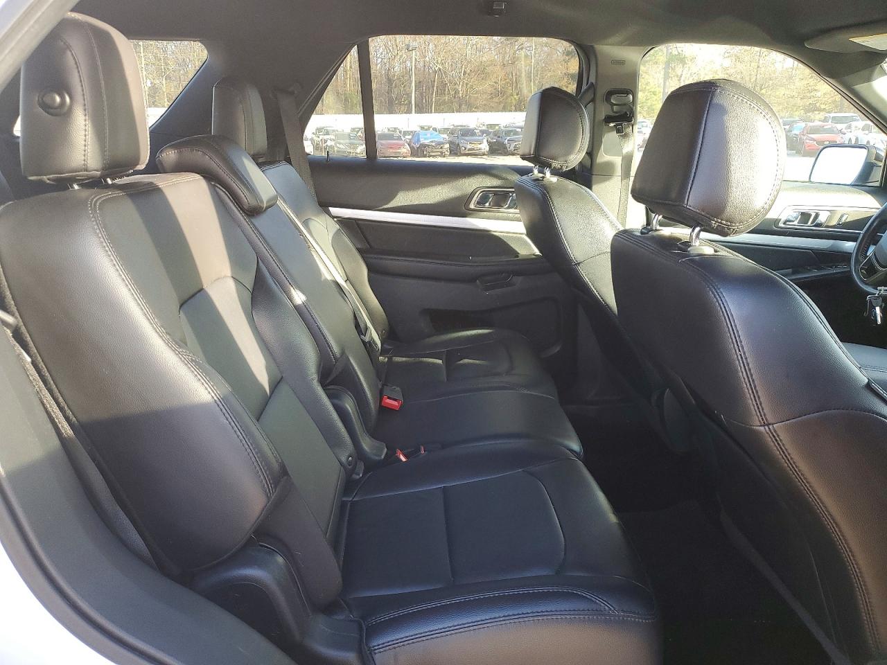 2017 FORD EXPLORER XLT photo 11