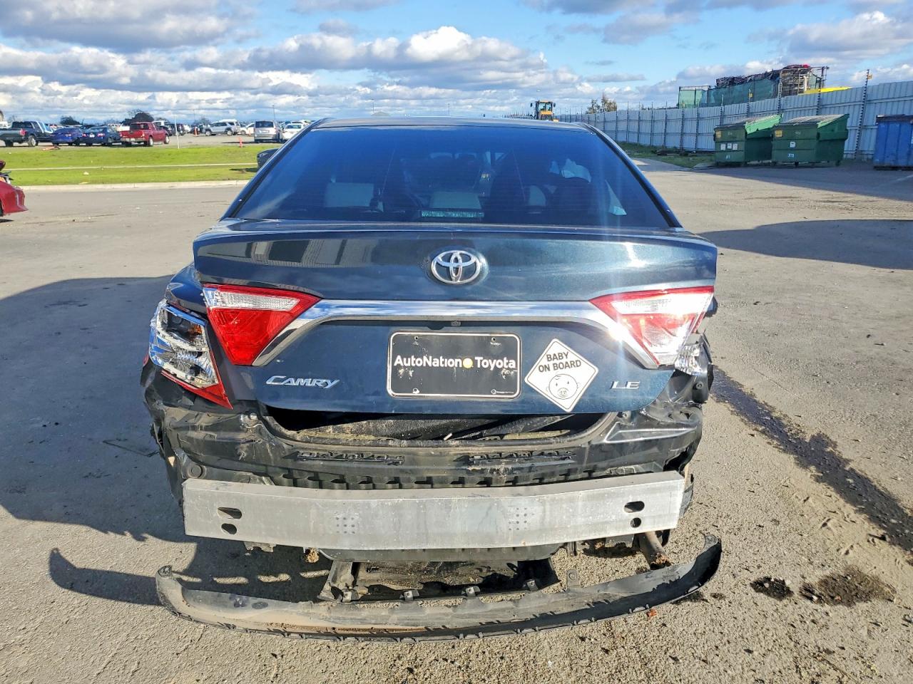 2015 TOYOTA CAMRY LE photo 6