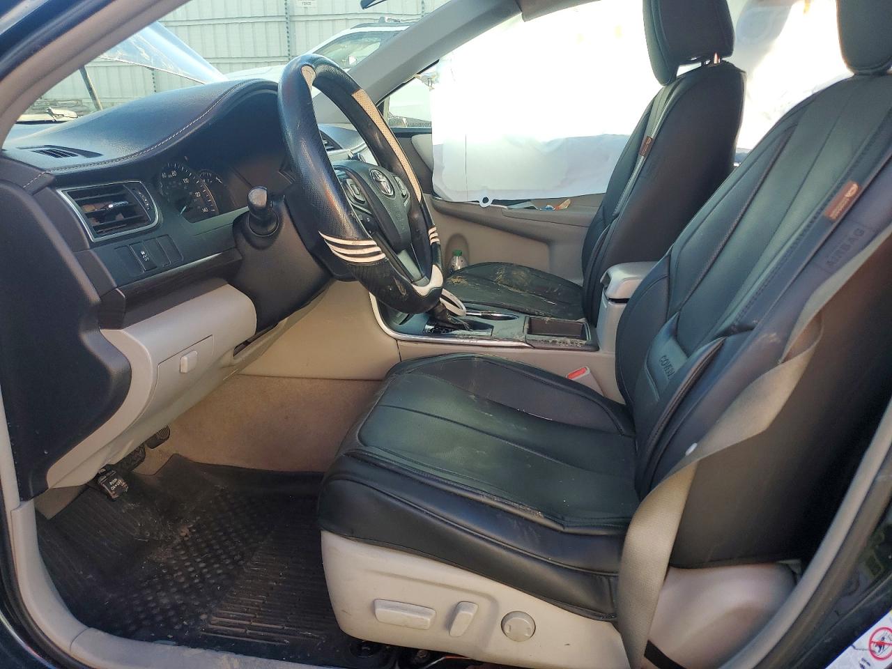 2015 TOYOTA CAMRY LE photo 7