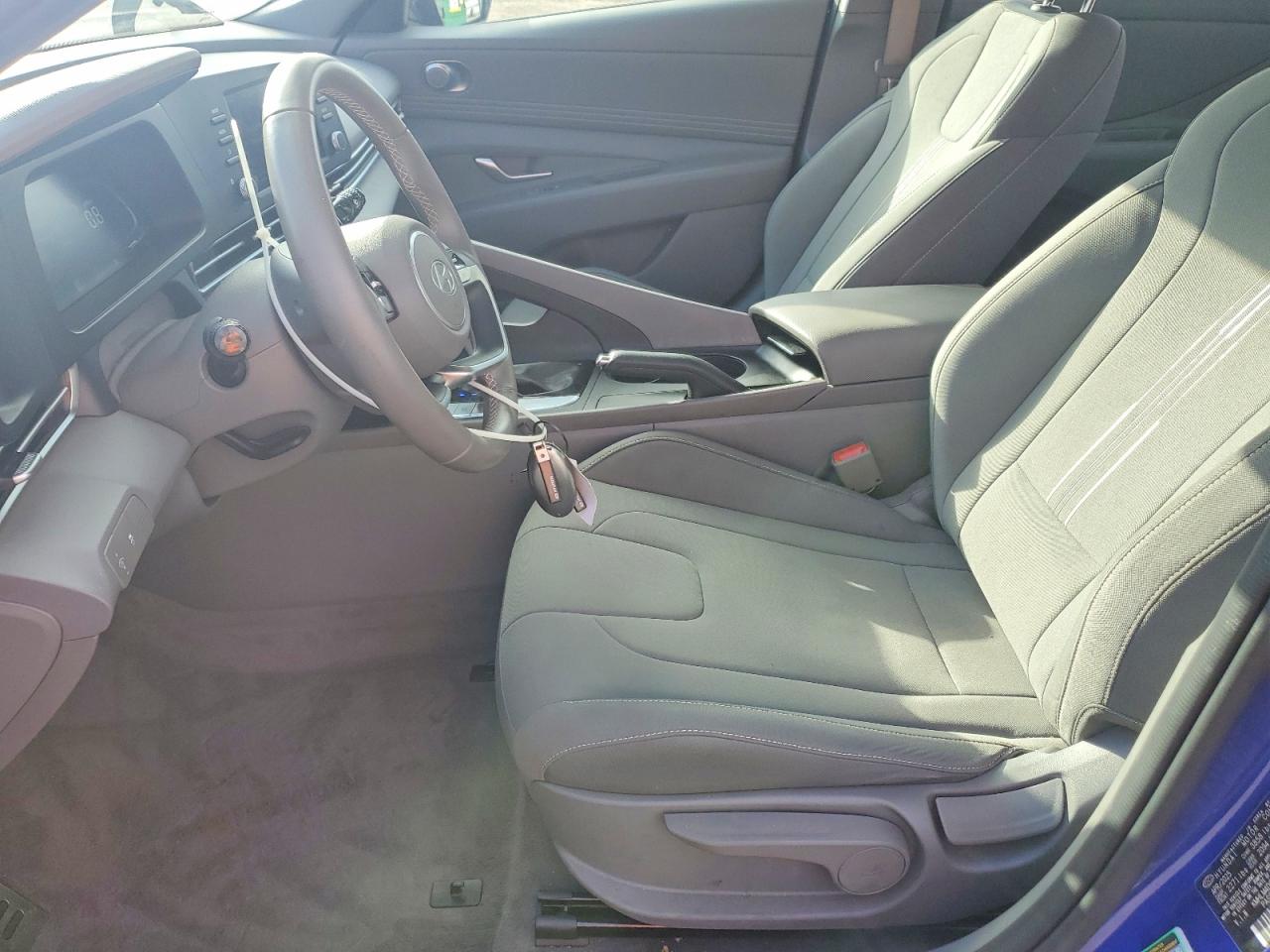 2025 HYUNDAI ELANTRA SEL SPORT photo 7
