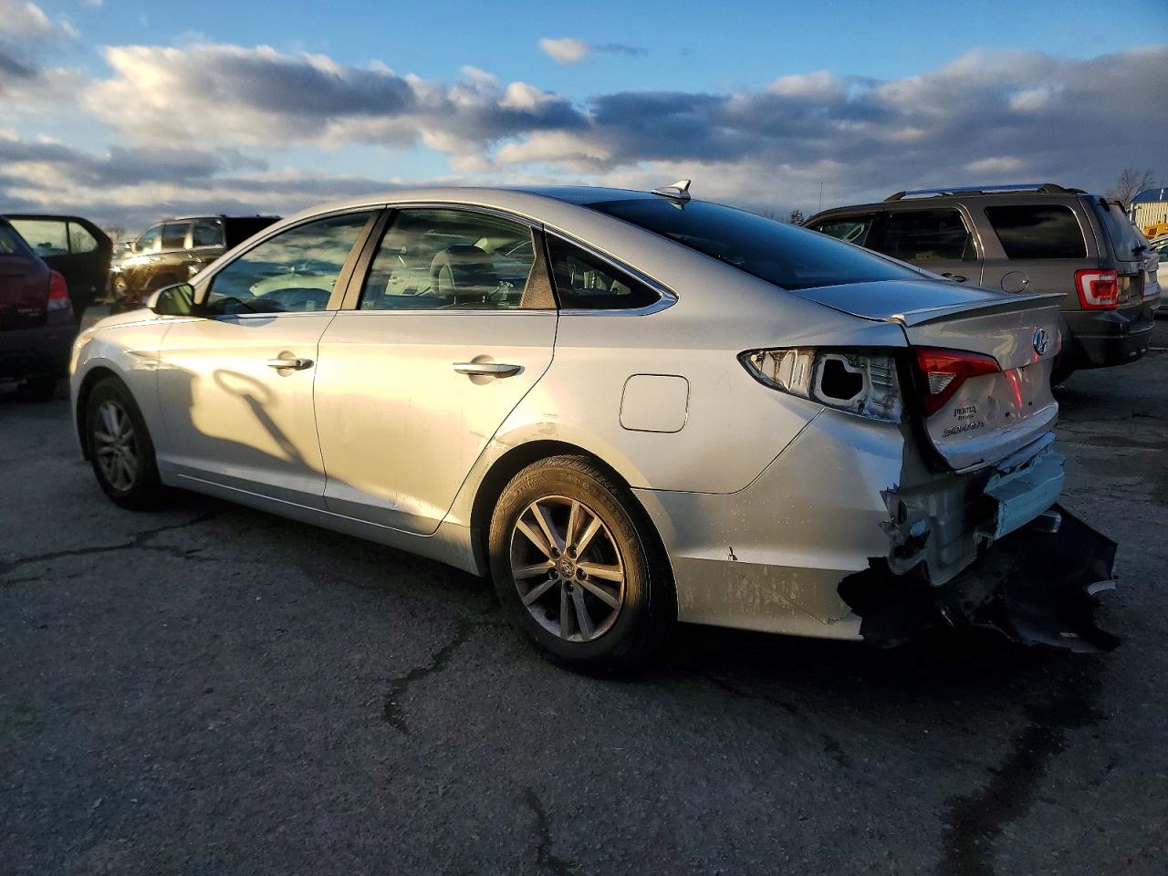 2015 HYUNDAI SONATA SE photo 2