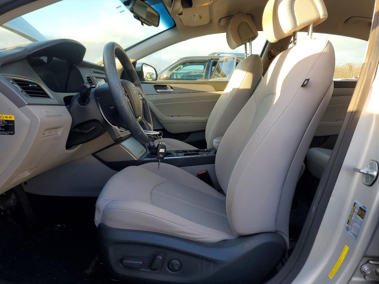 2015 HYUNDAI SONATA SE photo 7
