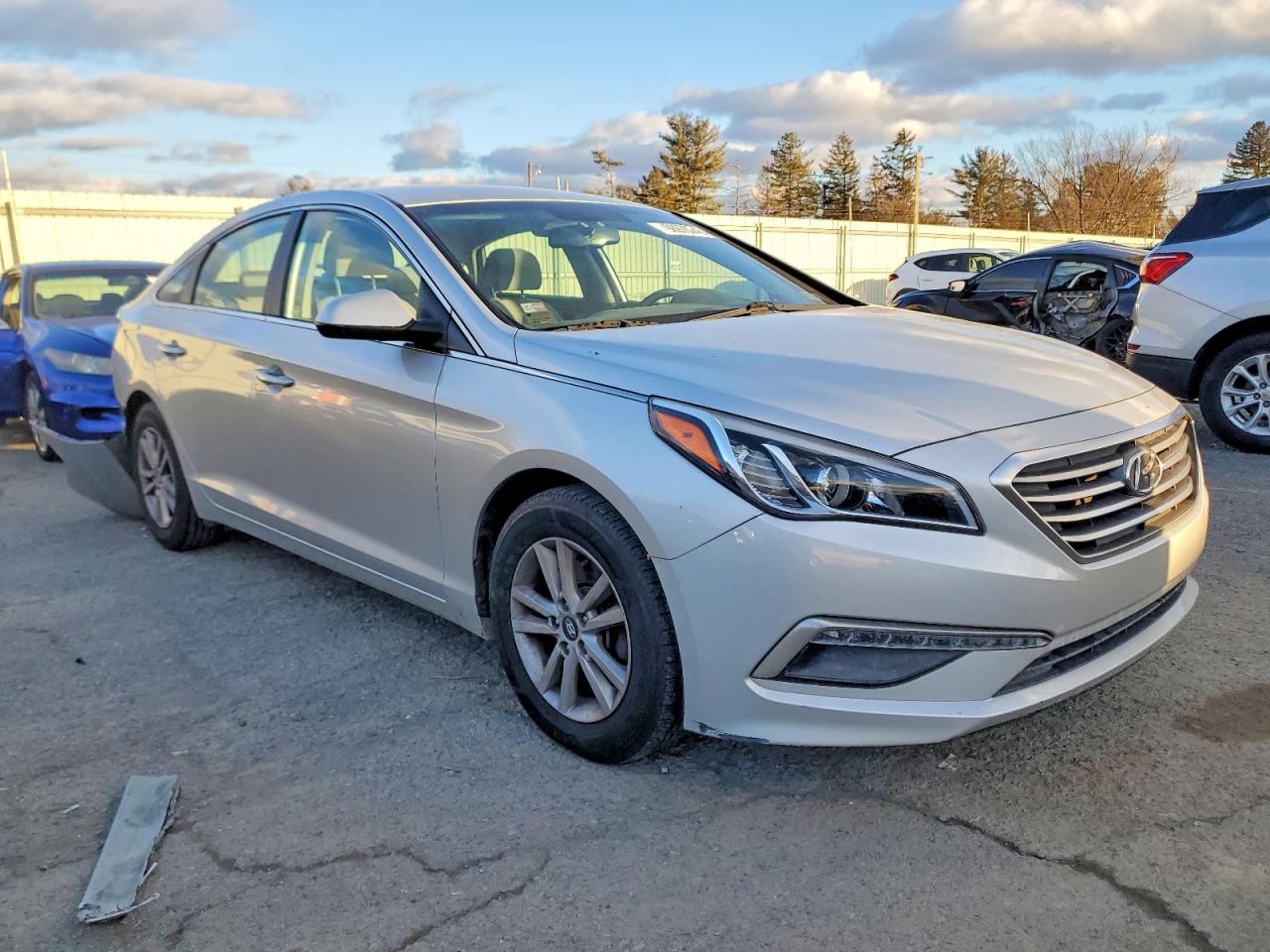 2015 HYUNDAI SONATA SE photo 4