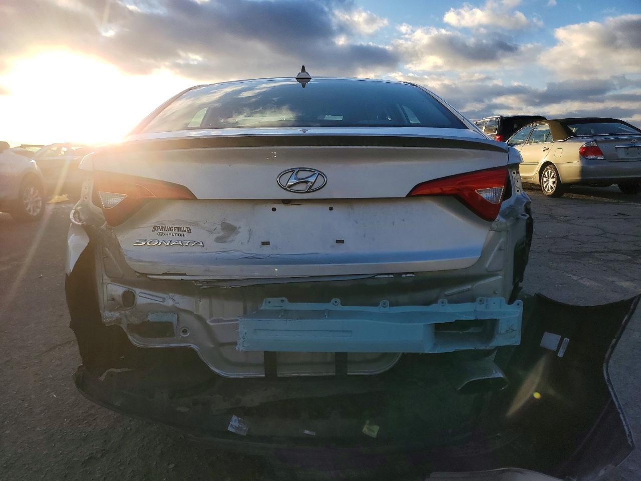 2015 HYUNDAI SONATA SE photo 6