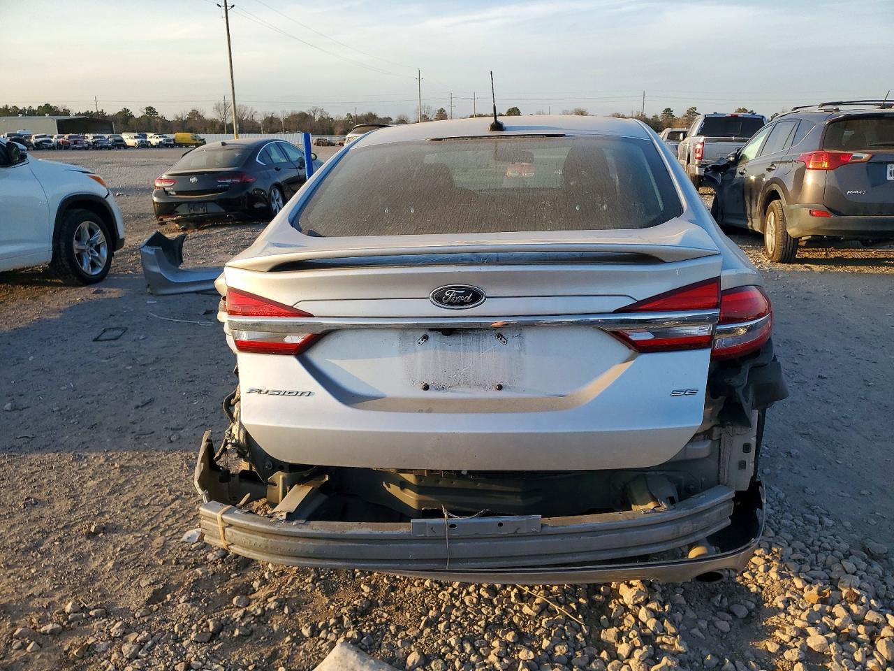 2018 FORD FUSION SE photo 6