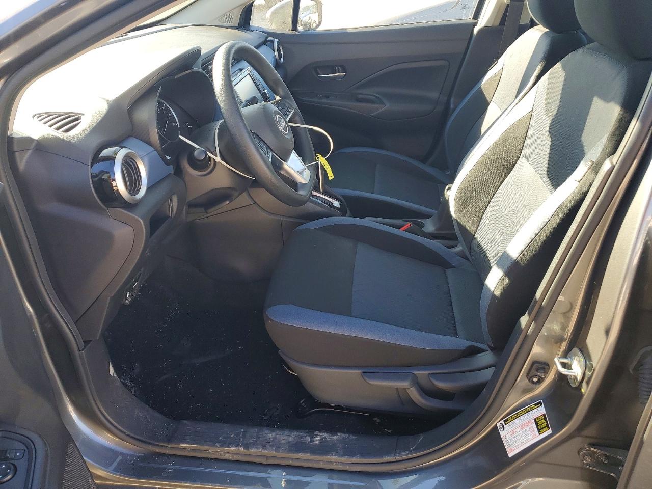 2025 NISSAN VERSA SV photo 7
