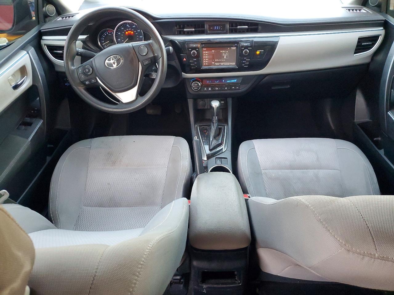 2015 TOYOTA COROLLA L photo 8
