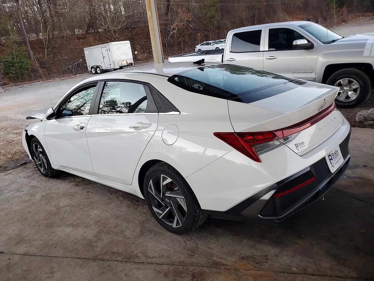 2025 HYUNDAI ELANTRA SEL photo 2