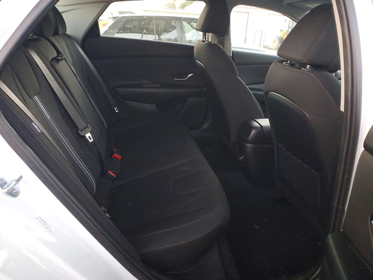 2025 HYUNDAI ELANTRA SEL photo 10