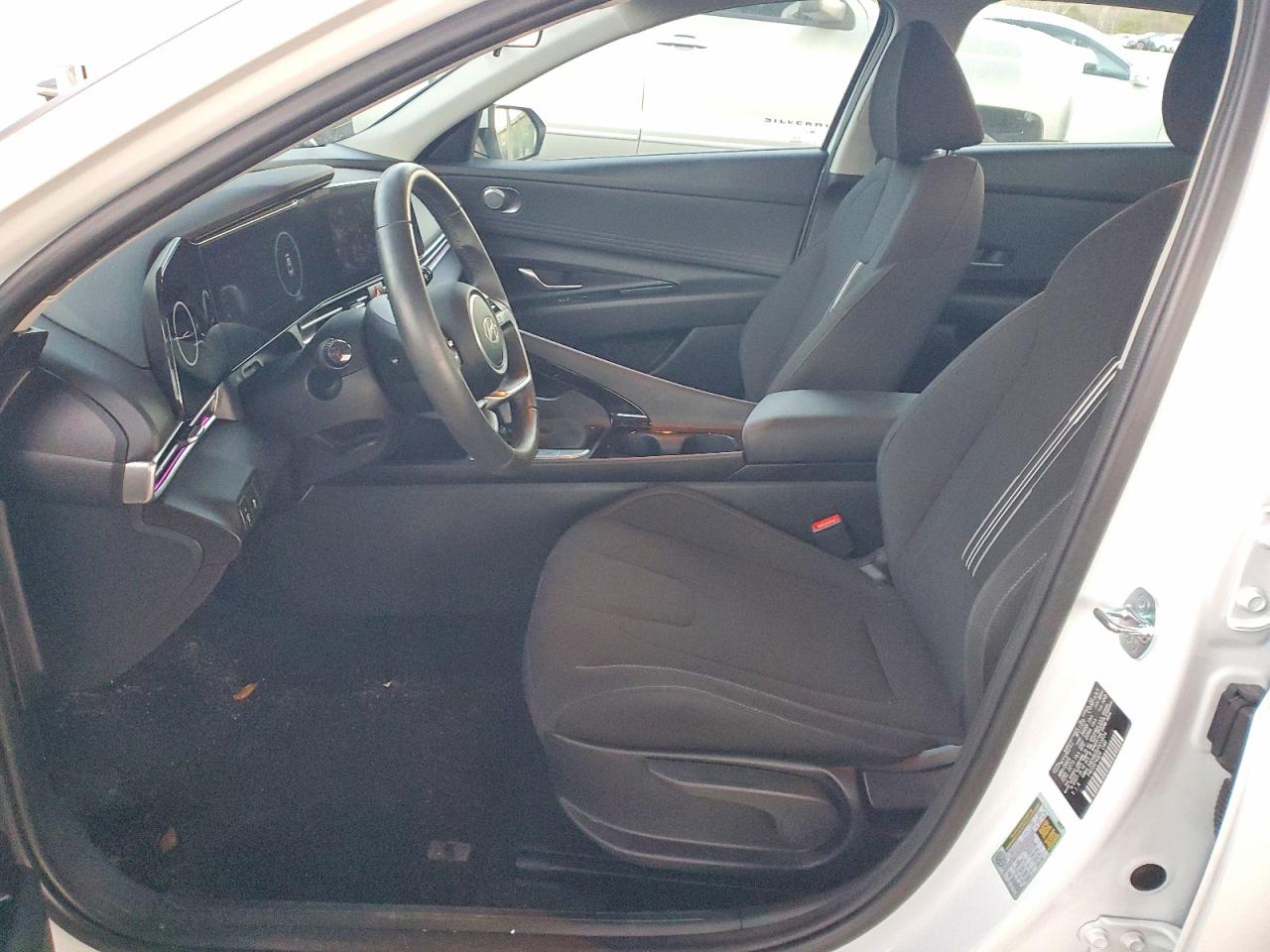 2025 HYUNDAI ELANTRA SEL photo 7