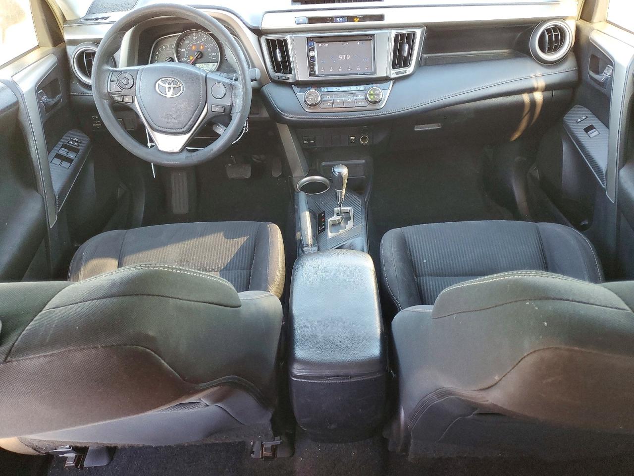2014 TOYOTA RAV4 XLE photo 8