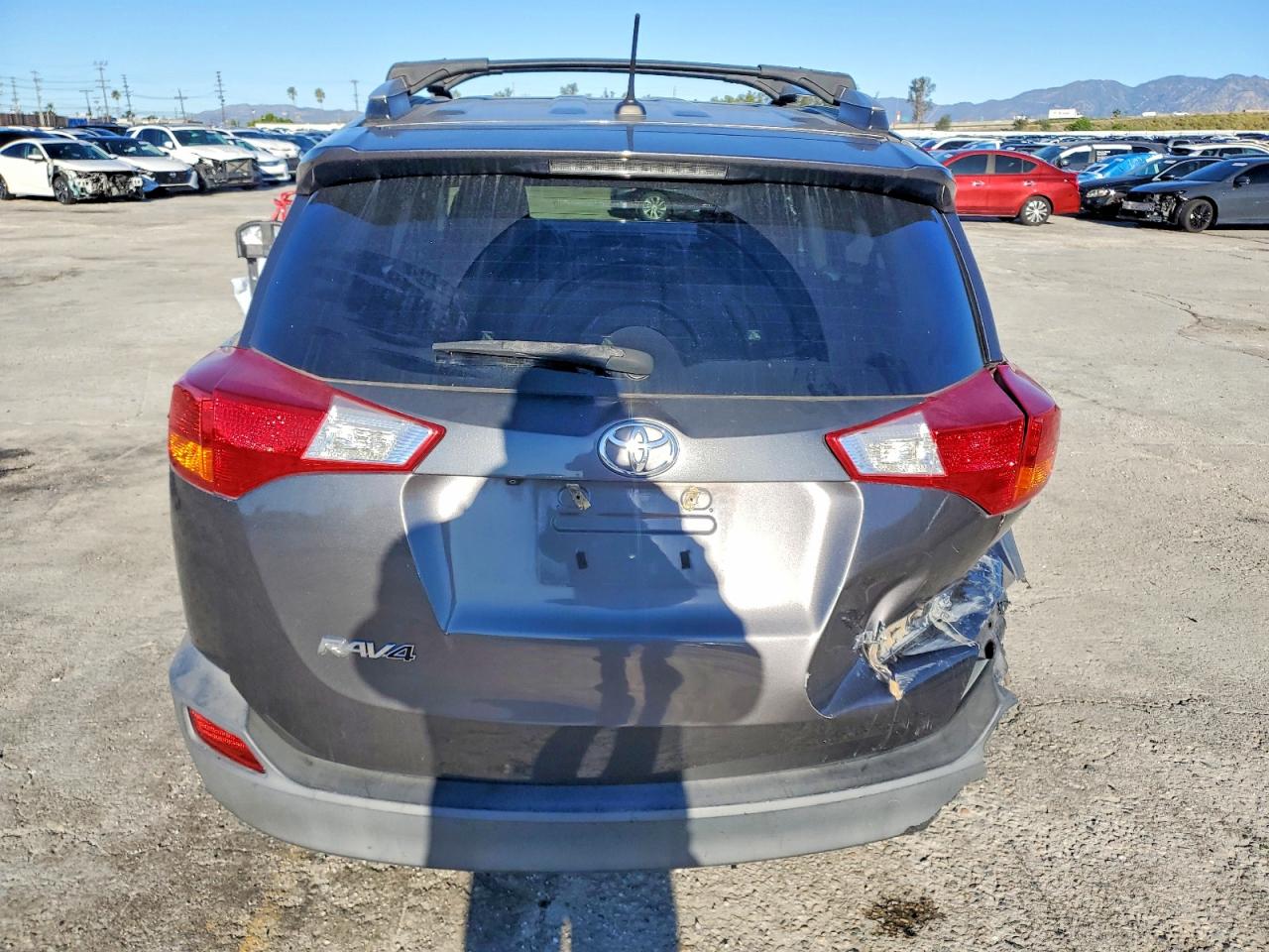 2014 TOYOTA RAV4 XLE photo 6