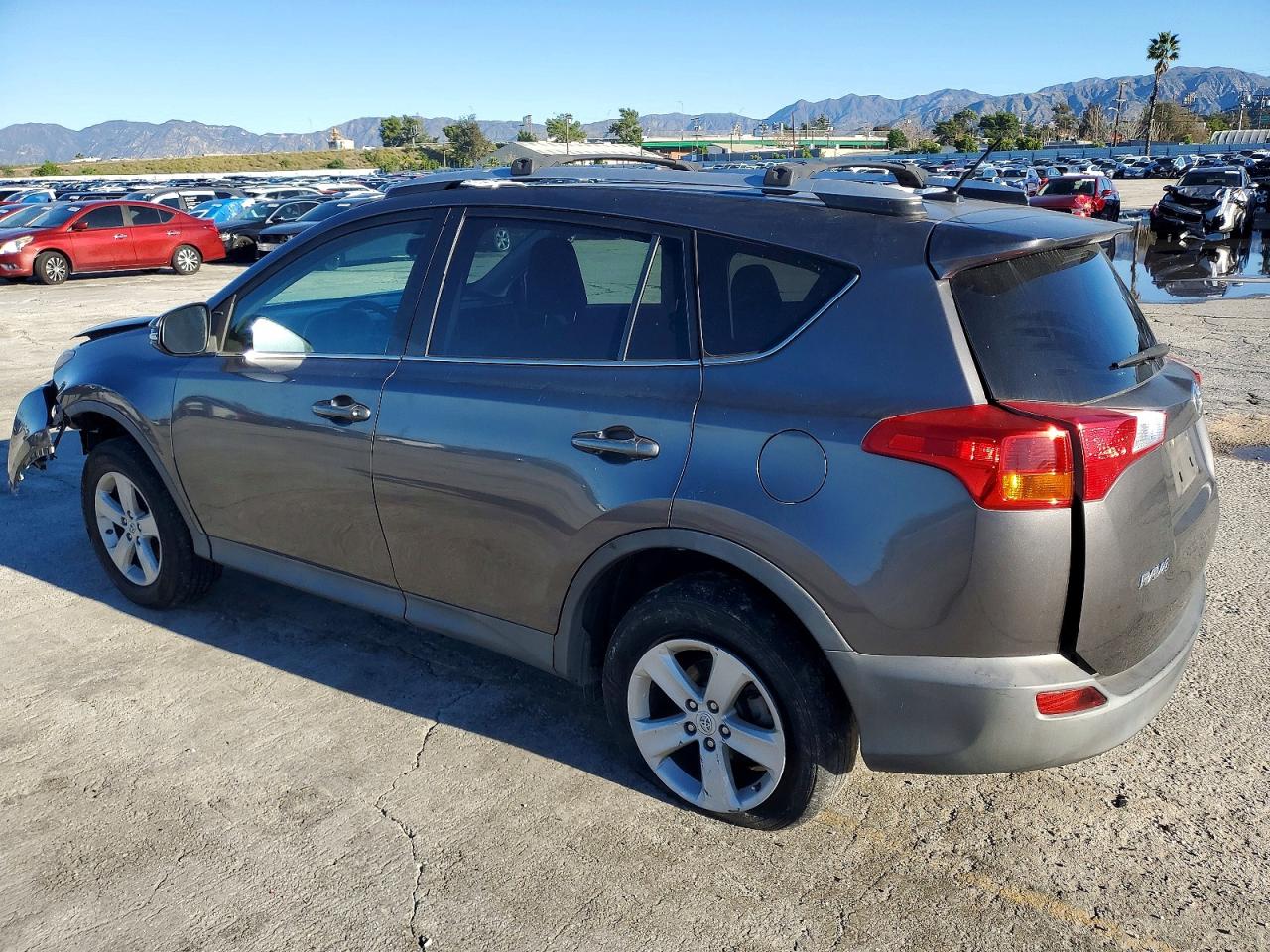2014 TOYOTA RAV4 XLE photo 2