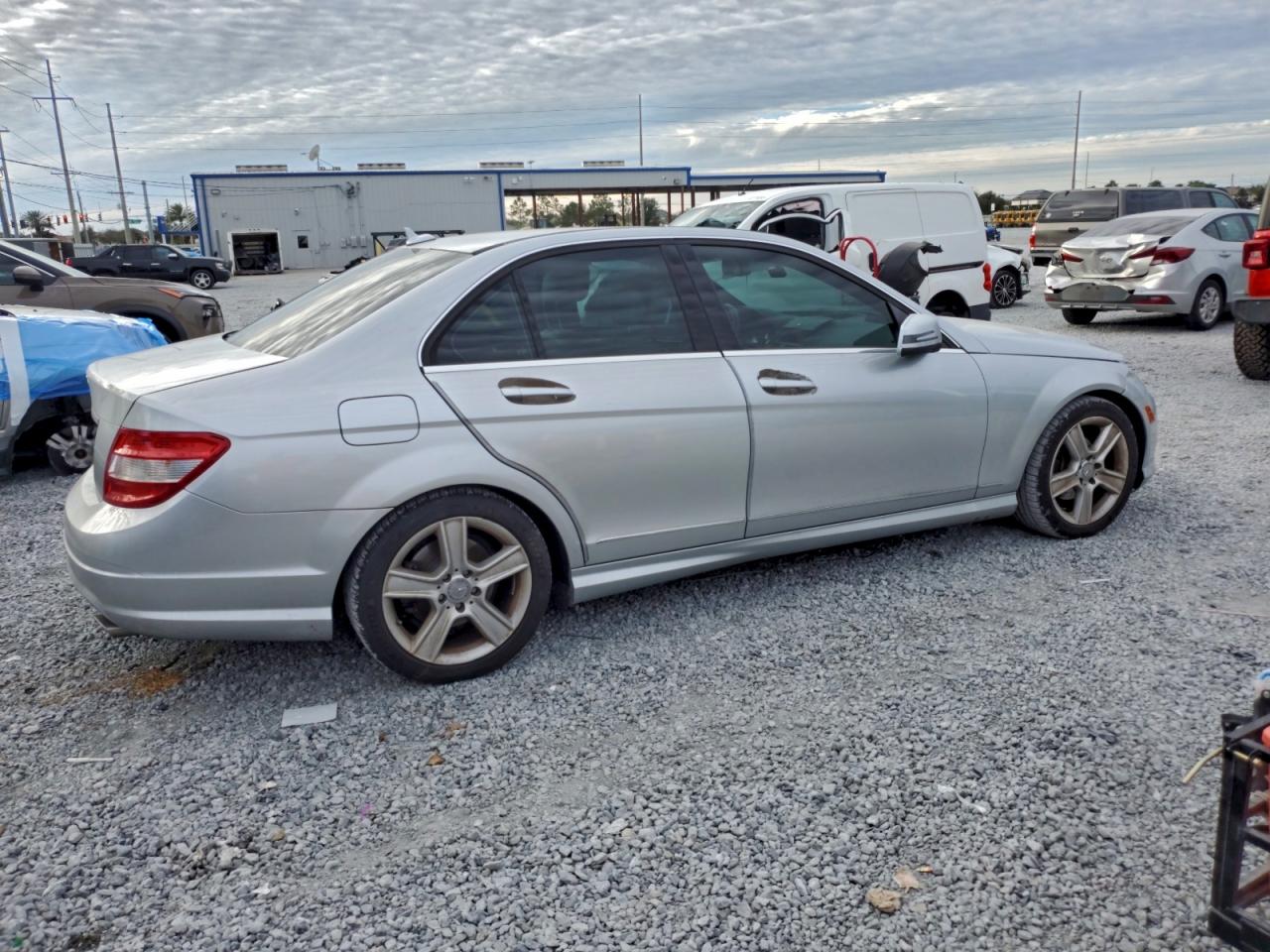 2010 MERCEDES-BENZ C 300 photo 3