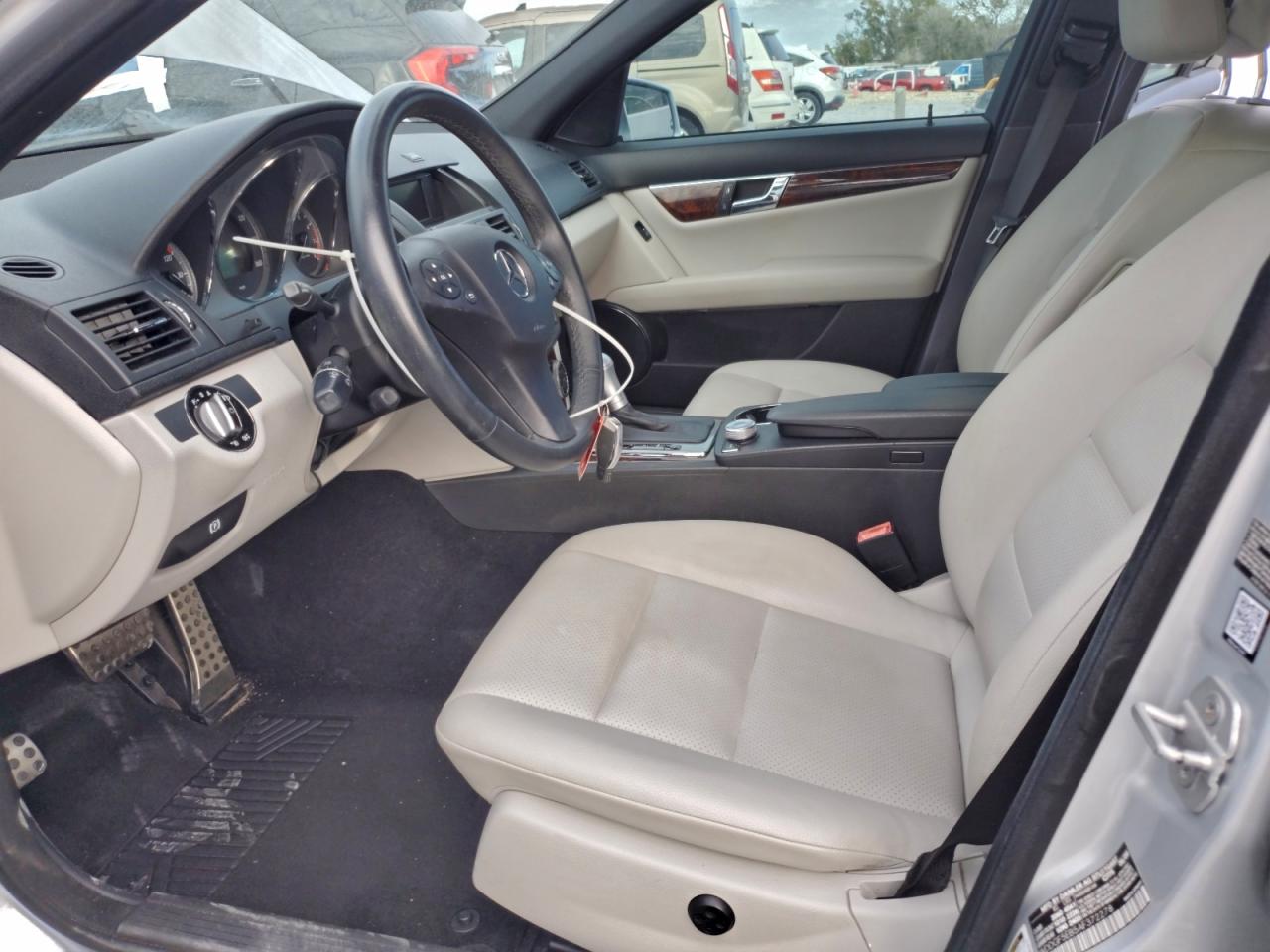 2010 MERCEDES-BENZ C 300 photo 7