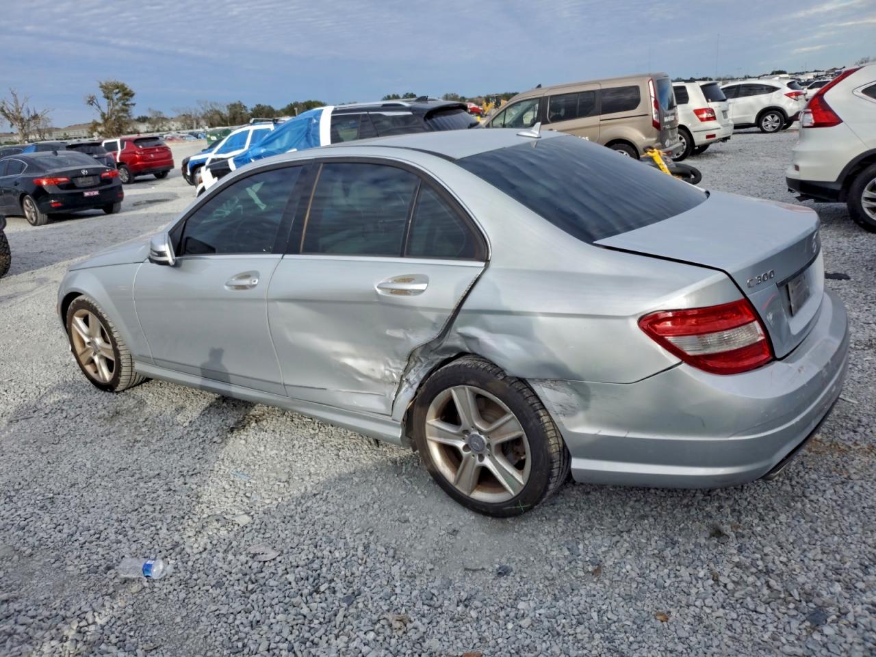 2010 MERCEDES-BENZ C 300 photo 2