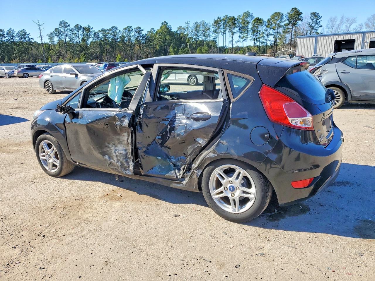 2019 FORD FIESTA SE photo 3